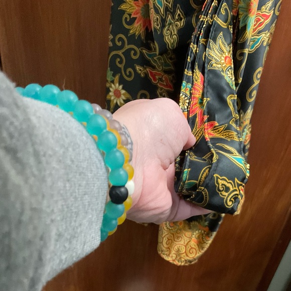 NWOT NO TAGS Robe - Picture 2 of 3